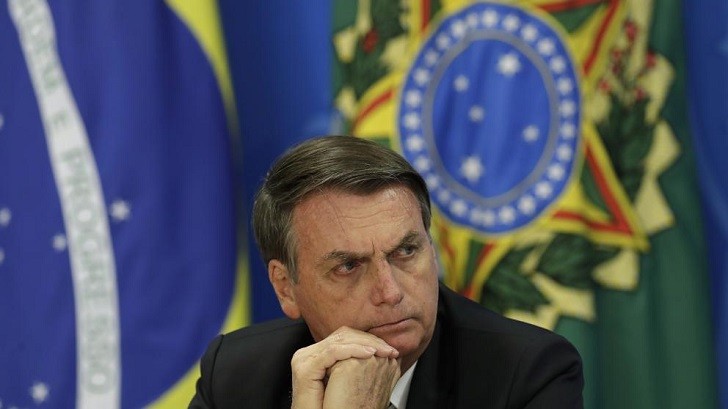 Bolsonaro llama "héroe nacional" a un coronel de la dictadura que torturó a presos.