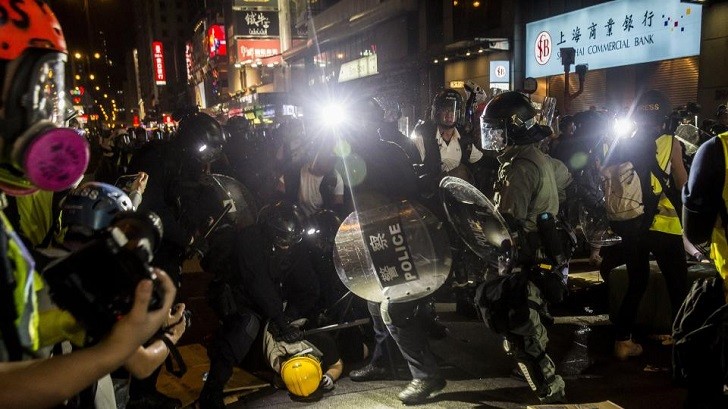 Noveno fin de semana de masivas protestas y represión en Hong Kong