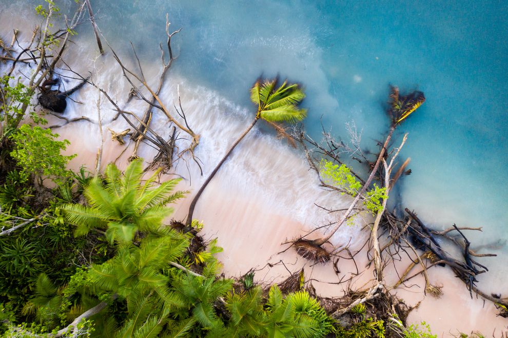 El nivel del mar aumenta y va ingresando tierra adentro en las costas de Tuvalu. Se cree que el archipiélago es uno de los más amenazados por el calentamiento global. Foto: Sean Gallagher