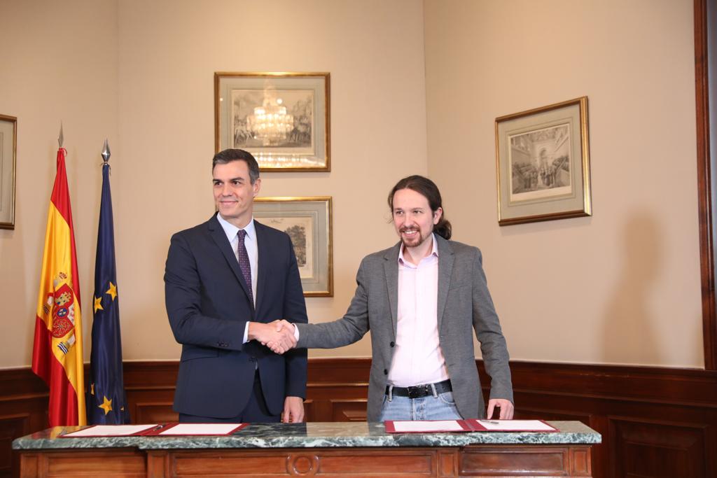 Pedro Sánchez (izq) y Pablo Iglesias gobernarán España en esta nueva "coalición progresista". Foto: Twitter / PSOE