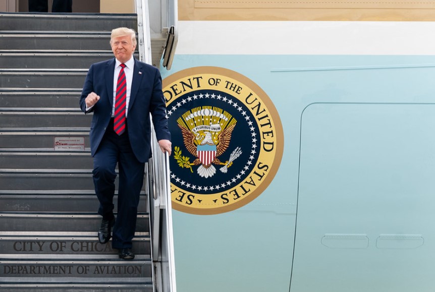 Trump llegando al O’Hare International Airport de Chicago. Foto: Flickr / The White House