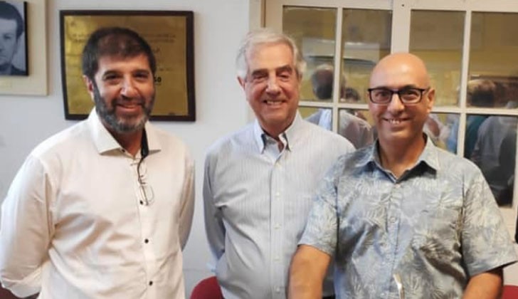 Tabaré Vázquez junto a Fernando Pereira y Marcel Abdala en el PIT-CNT. Foto: Facebook.