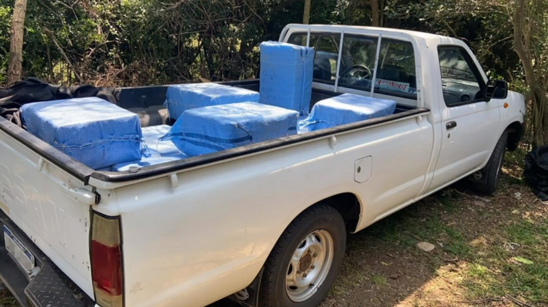 Camioneta incautada in situ con el cargamento de cocaína. Foto: Ministerio del Interior