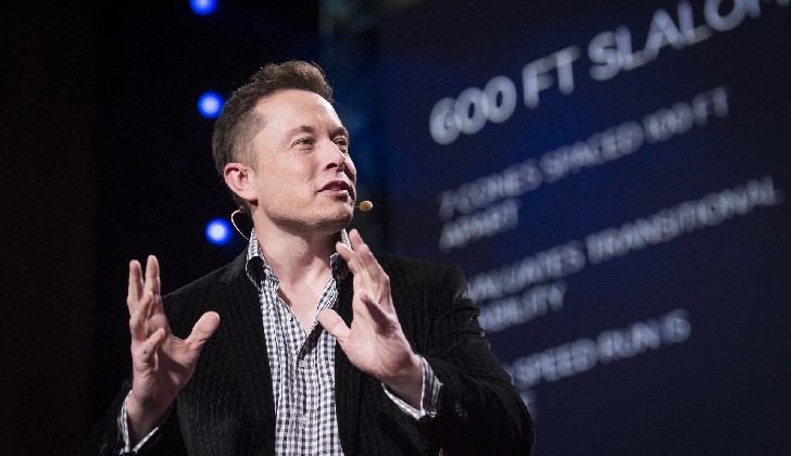 Elon Musk uno de los hombres más ricos del mundo y dueño de Tesla. Foto: James Duncan Davidson (CC BY-NC 3.0)
