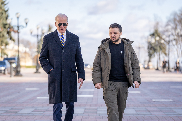 Joe Biden con Volodímir Zelenski en la sorpresiva visita a Ucrania.
