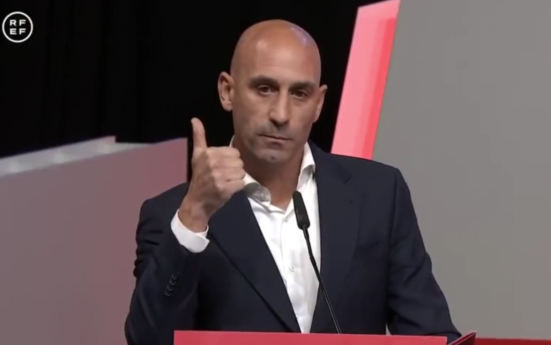 Luis Rubiales gritó frente al público presente que no va a dimitir a la RFEF.