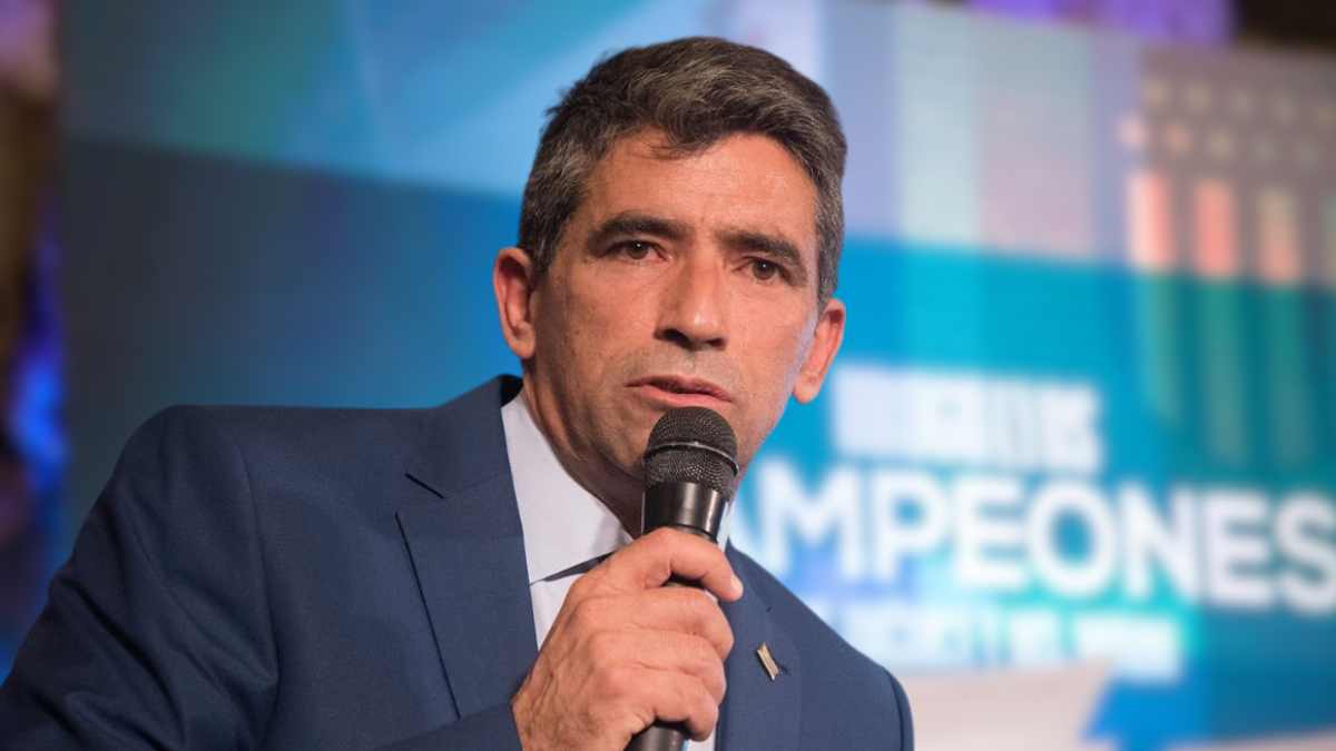 Exvicepresidente Raúl Sendic con bacteria cerebral; posible traslado a Uruguay en avión CTI