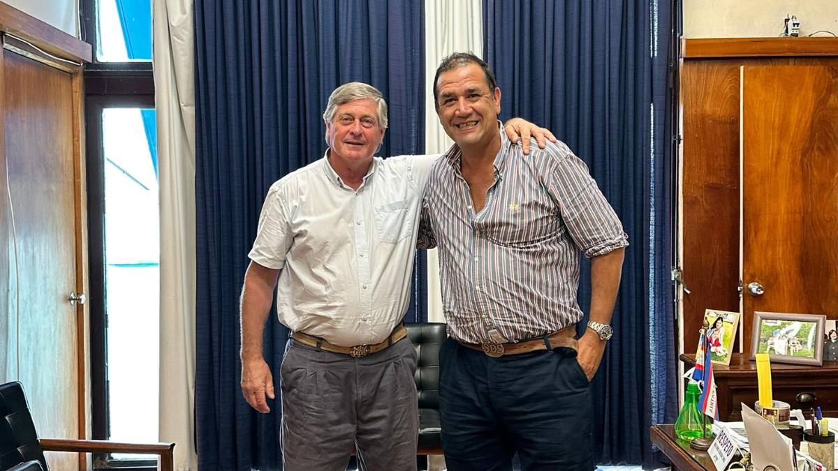 Guillermo Besozzi junto al senador Sebastián Da Silva, ambos del Partido Nacional