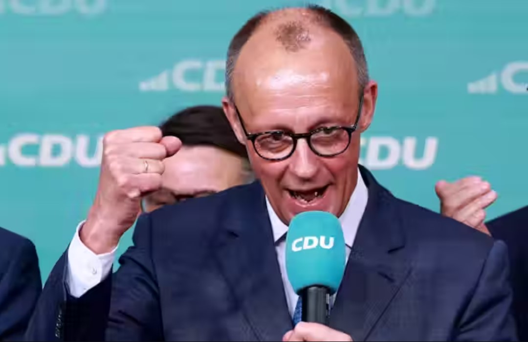 El líder conservador Friedrich Merz destaca que el país había experimentado "una falsa sensación de seguridad" y que es vital actuar con rapidez.