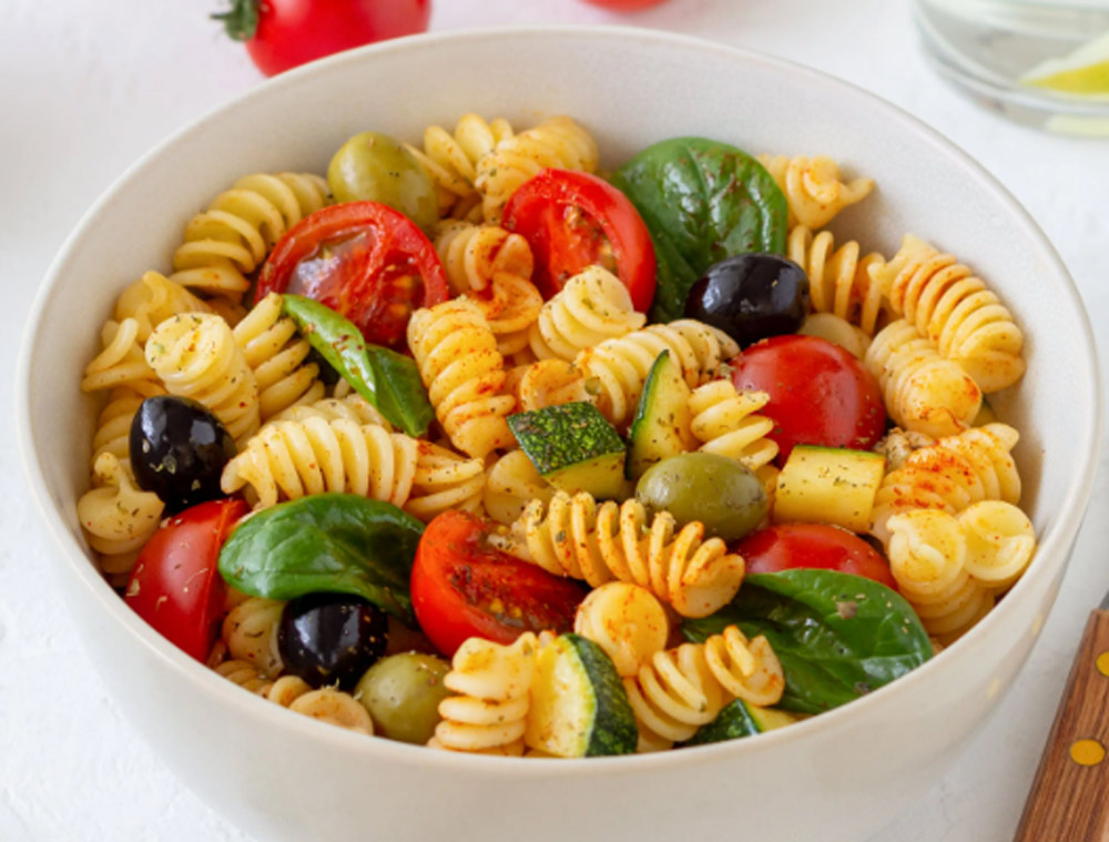 La pasta fría es un alimento más saludable que cuando se consume caliente, ya que el almidón se convierte en almidón resistente y puede alimentar las bacterias saludables del intestino.