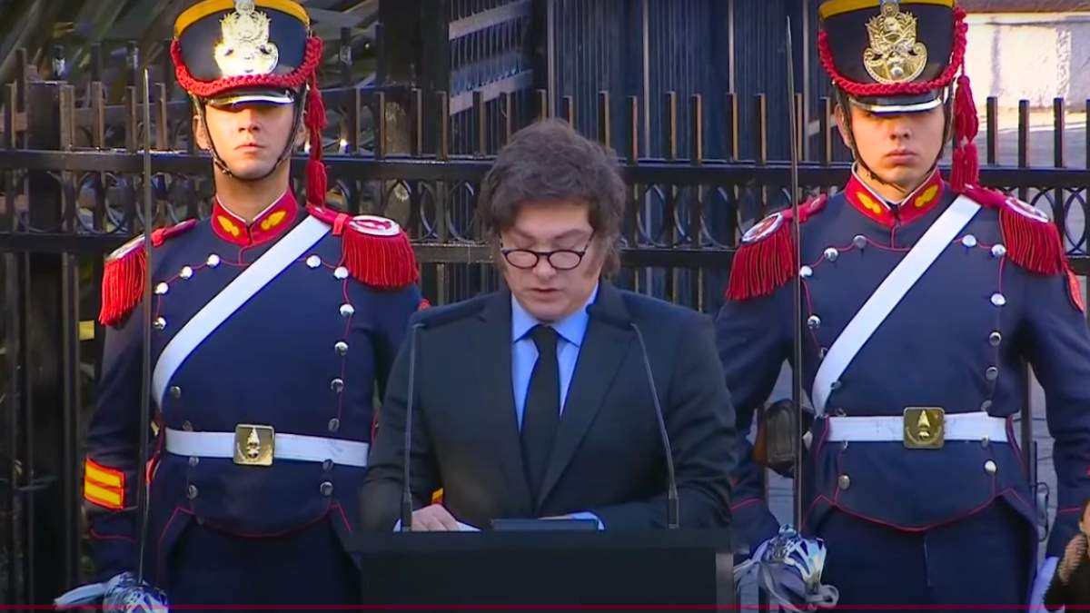 Milei ha tratado de separar su admiración por Thatcher (la que atacó a Argentina en la guerra de Malvinas) del reclamo por el archipiélago