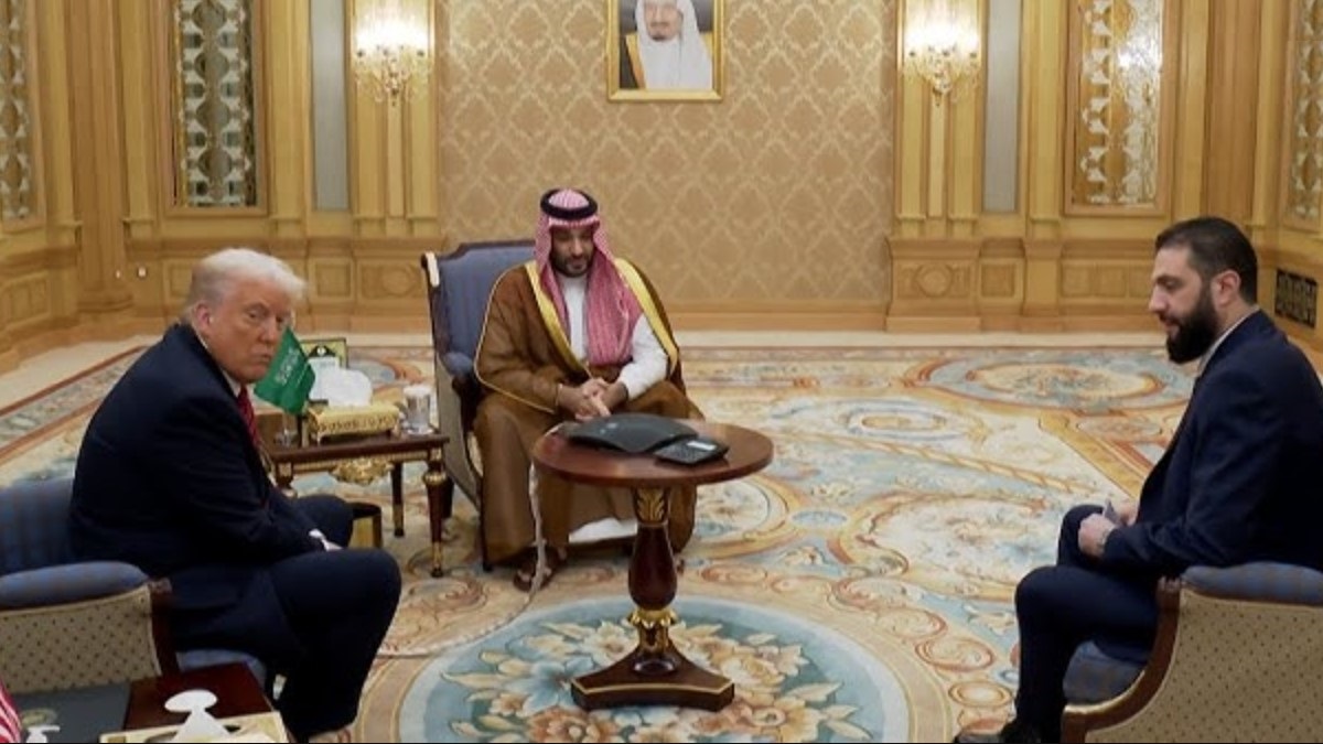 En su gira, Trump comparte una reunión simbólica con Mohamed bin Salmán y Ahmed al-Sharaa para reforzar su presencia en Oriente Medio.