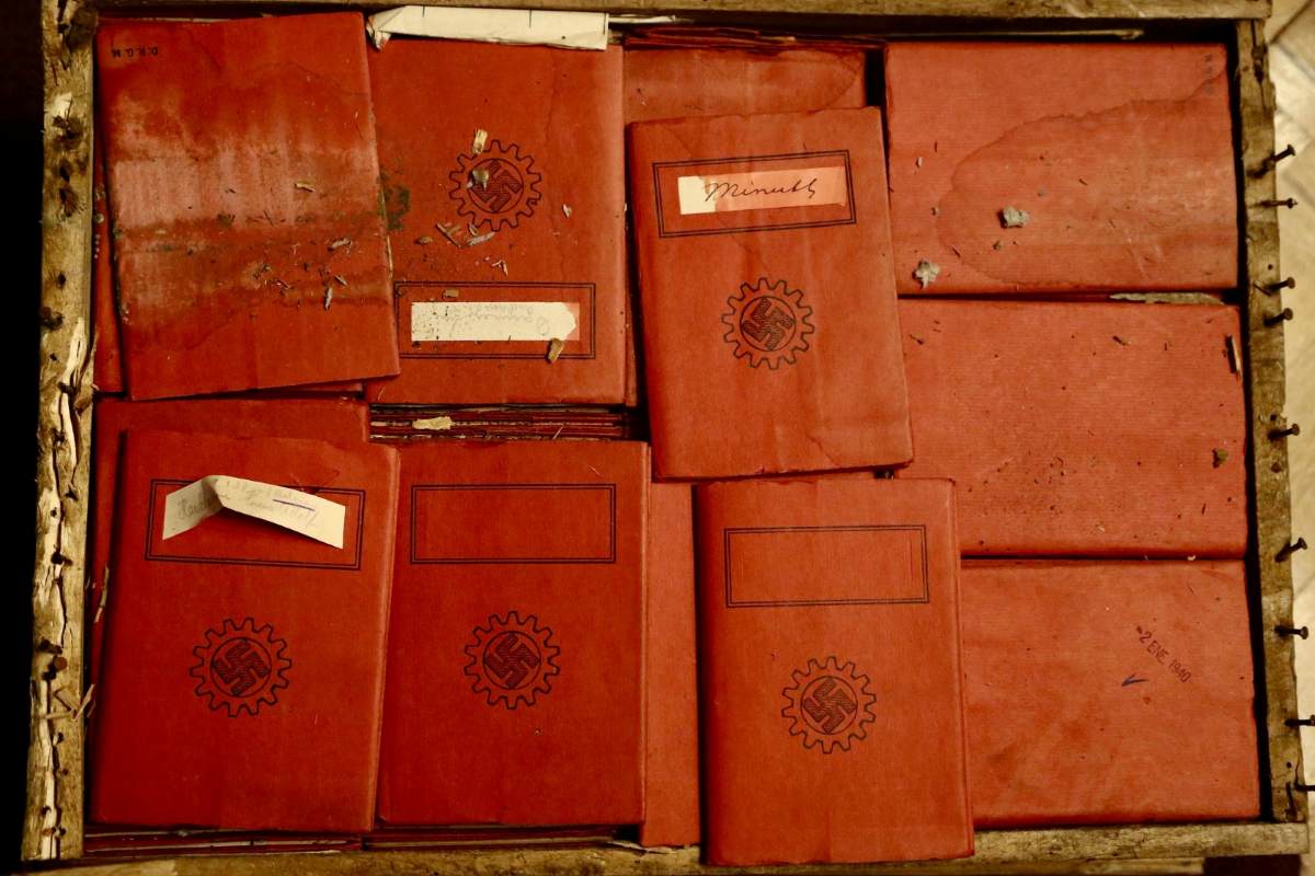 Hallan documentos nazis en archivo de la Corte Suprema argentina
