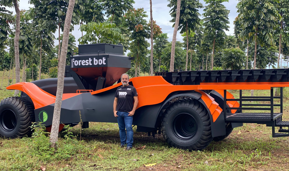 El creador de la startup que desarrollo el robot con IA para plantar más de 14.000 árboles diarios.