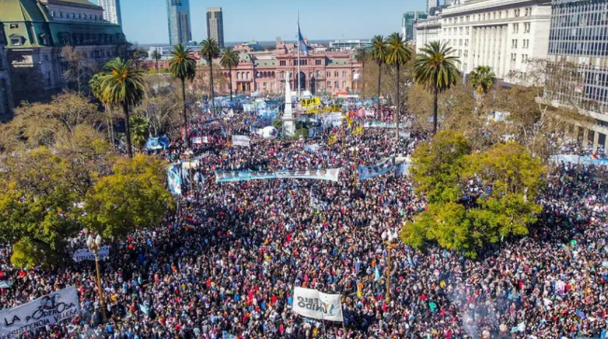 Más de medio millón de personas asistió a la marcha hacia Plaza de Mayo desde distintos puntos del país.