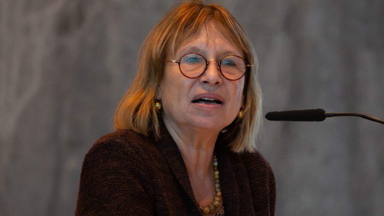 Fania Oz-Salzberger es una reconocida escritora e historiadora israelí. Se define a sí misma como “judía humanista”