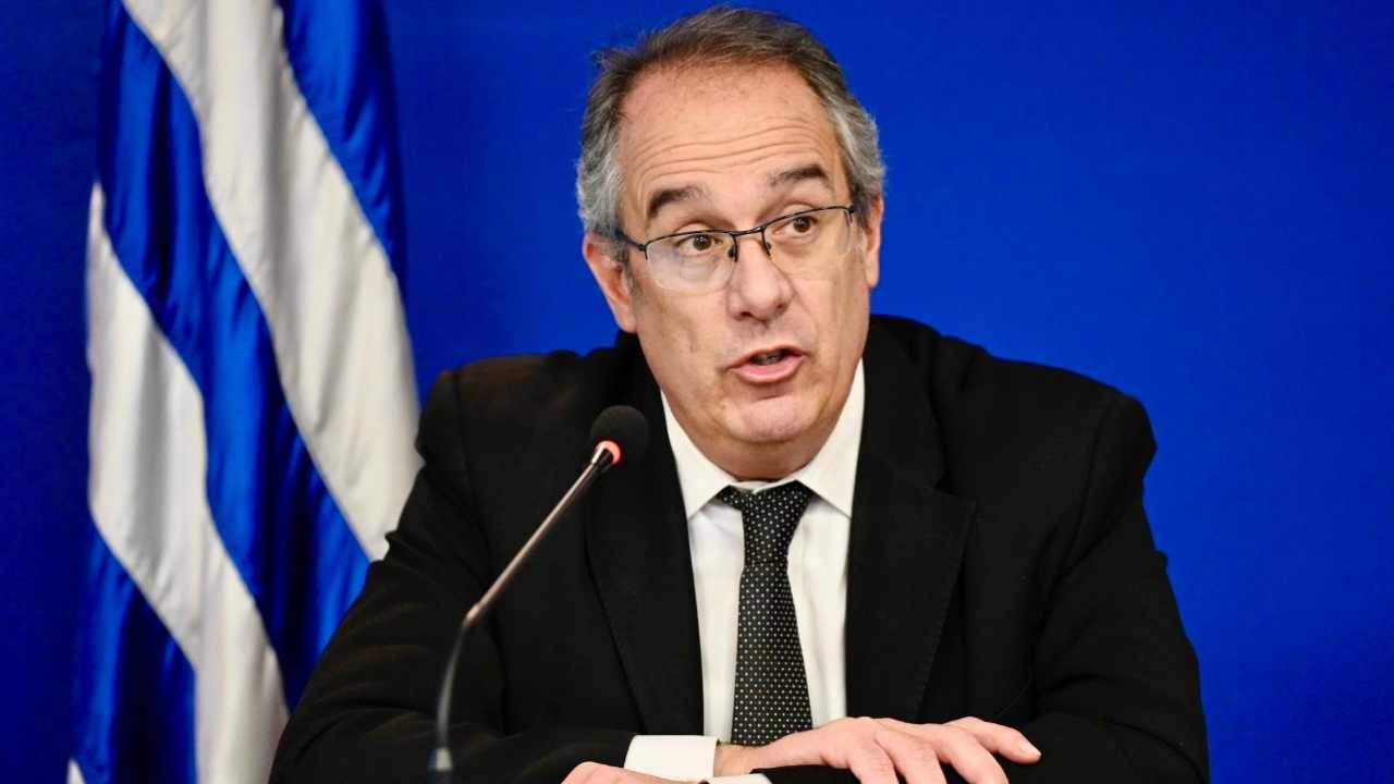 José Carlos Mahía, ministro de Educación y Cultura