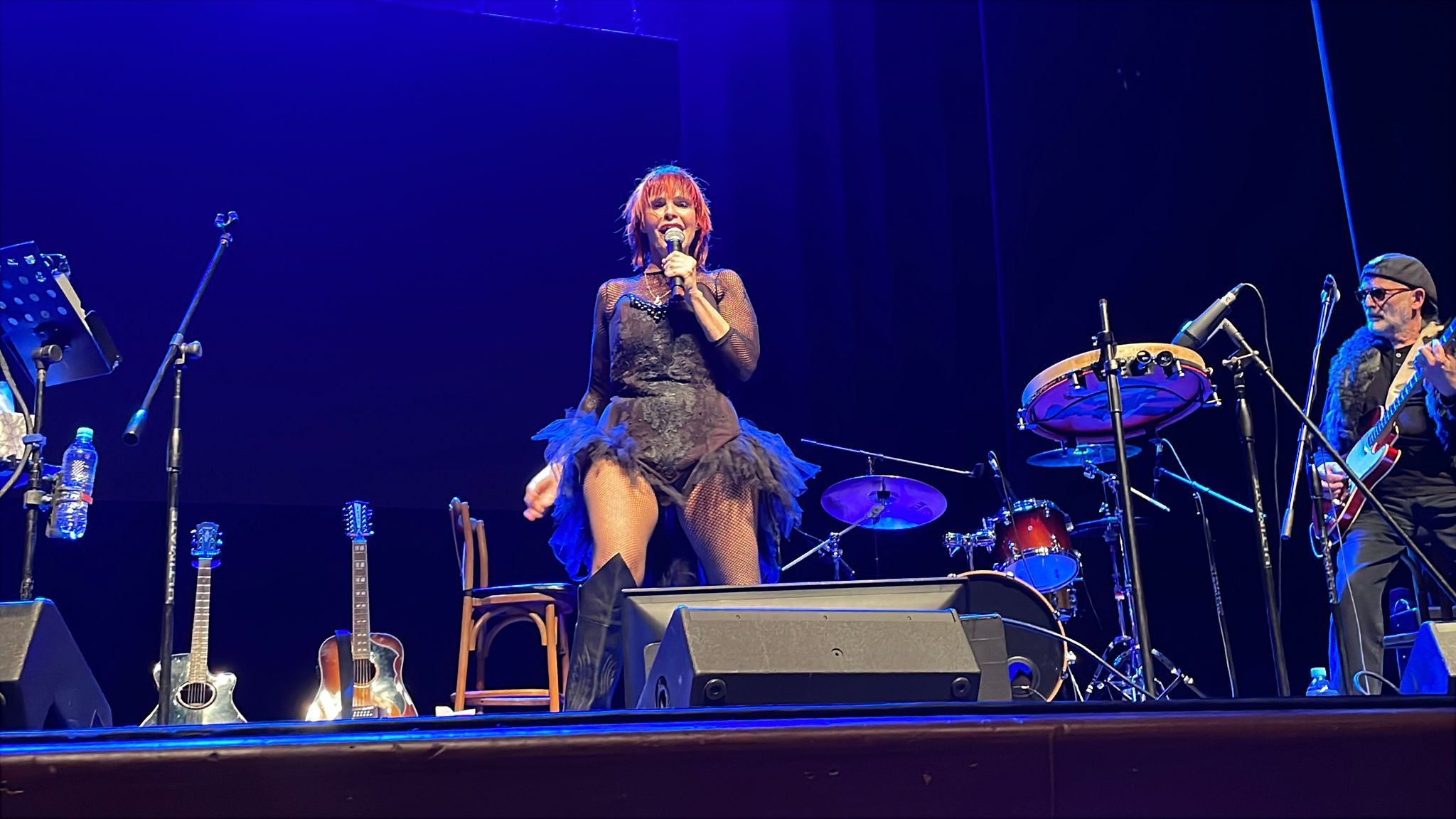 Concierto de Fabiana Cantilo con el Trío Sinfónico en el teatro El Galpón.