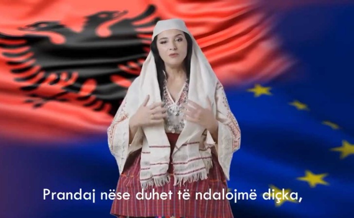 La nueva Primera Ministra de Albania, Dellia.
