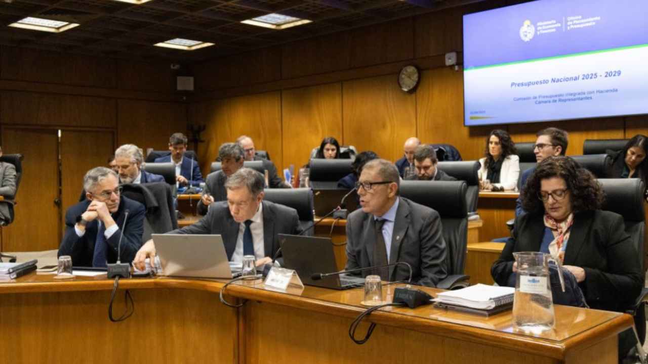 Gabriel Odonne y su equipo, presentaron el proyecto de Presupuesto a inicios de setiembre