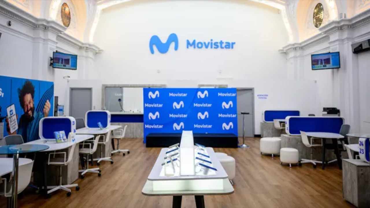 Telefónica se retira de Uruguay: tiene deudas por decenas de miles de millones de euros
