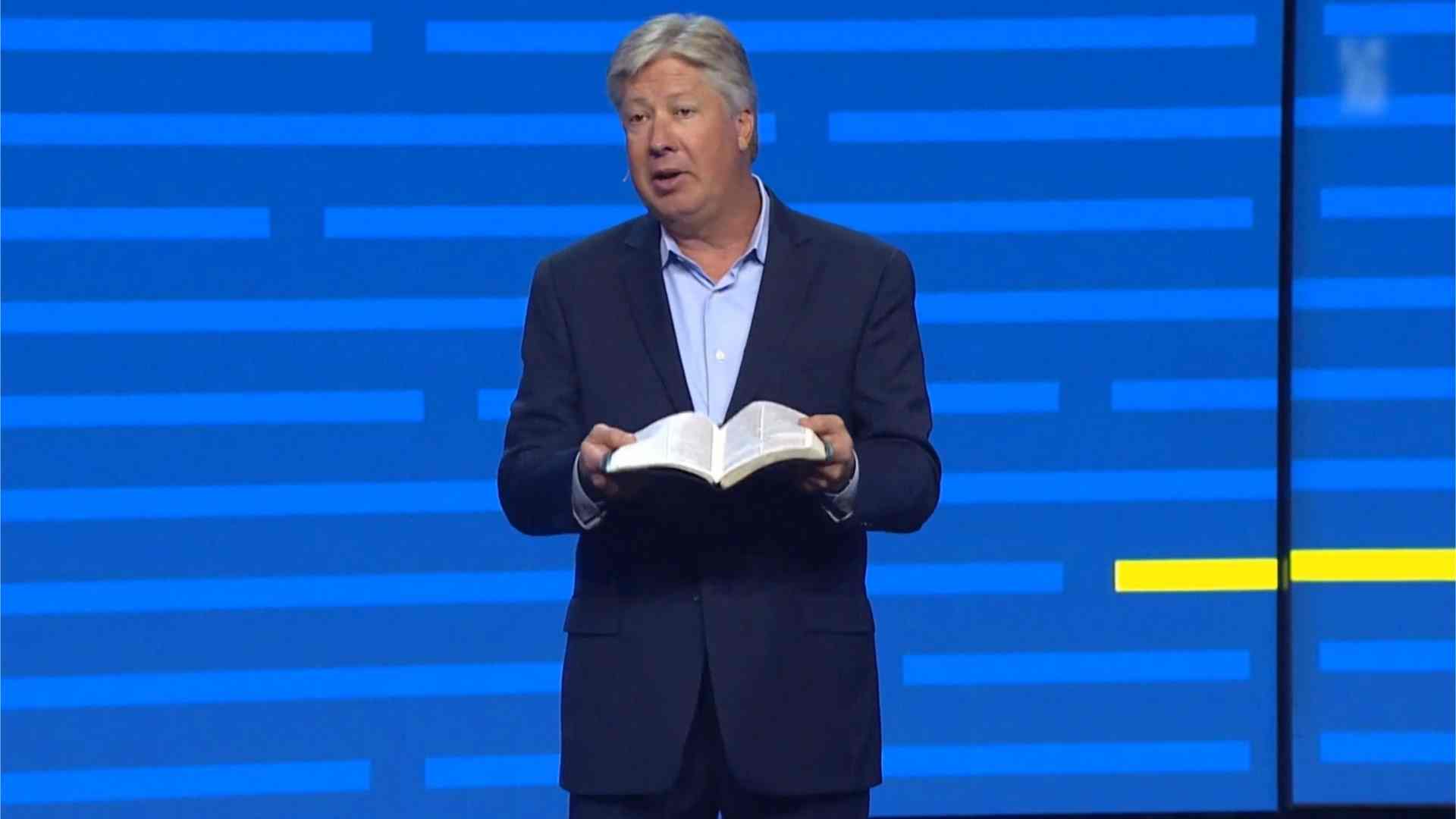 Robert Morris solamente descontará seis meses de prisión por el delito sexual cometido contra una menor de edad.