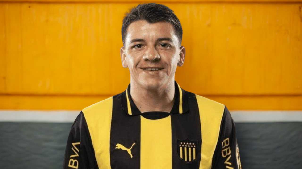 Foto de archivo de Diego García vistiendo la camiseta de Peñarol