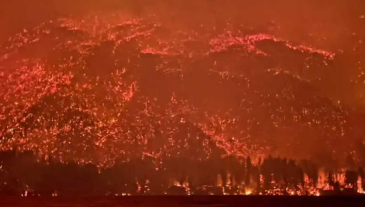 El cerro Pirque convertido en un infierno.