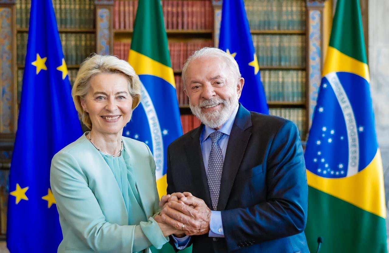 Lula da Silva con la presidenta de la Comisión Europea, Ursula Von der Leyen