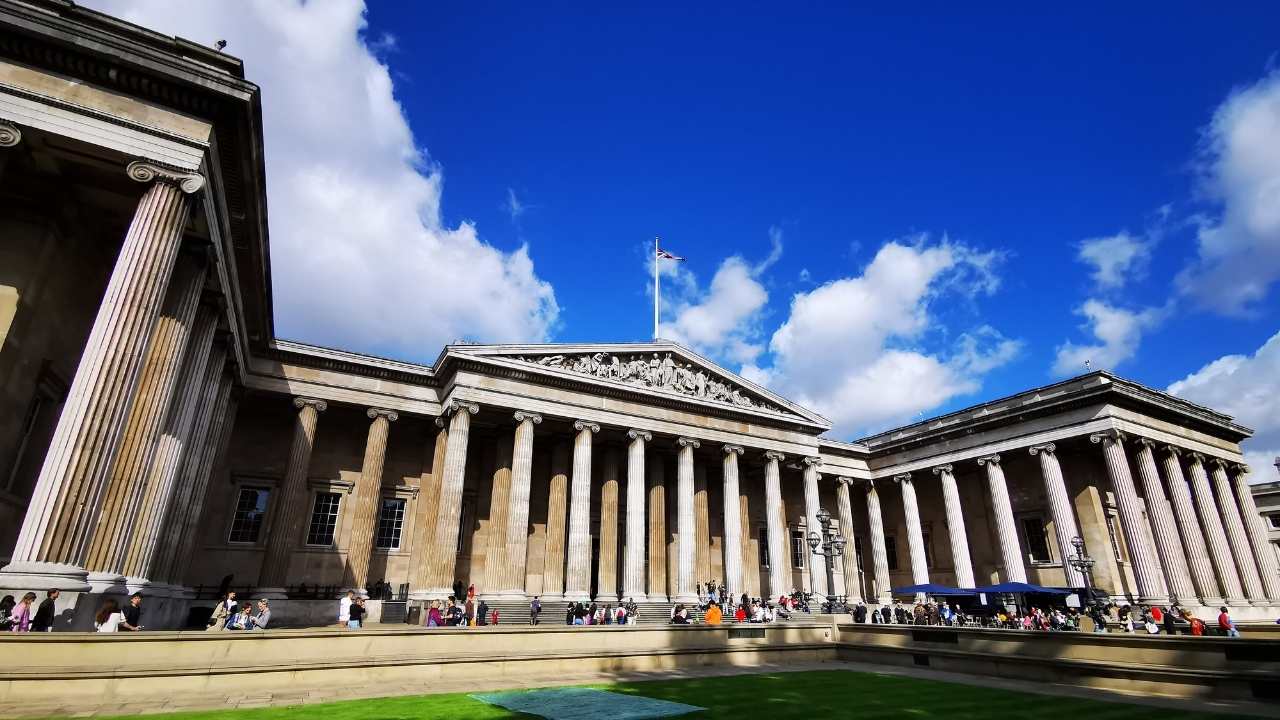 El British Museum está conformado por más de 8 millones de piezas extraídas de forma irregular de distintas civilizaciones de todo el mundo