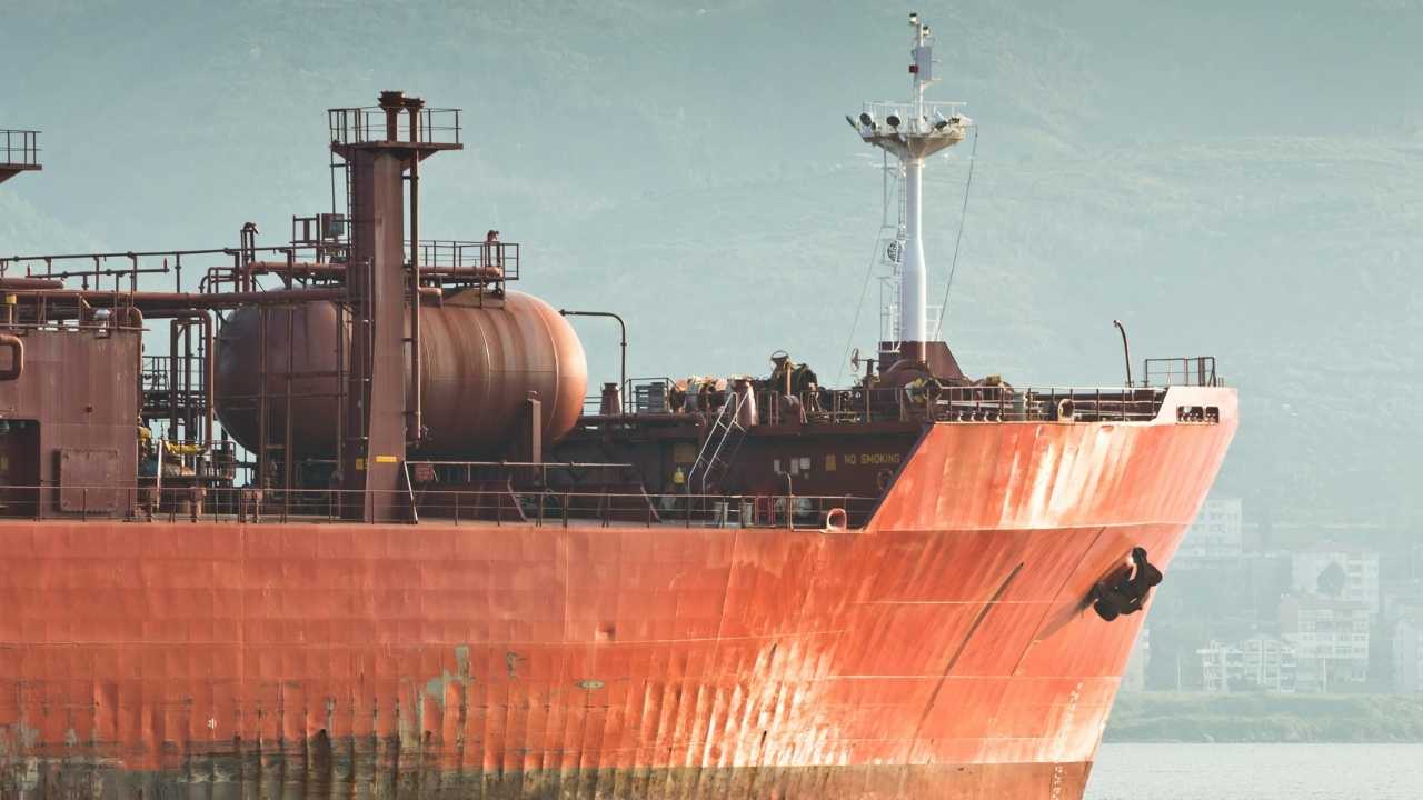Irán duplica sus ingresos petroleros en plena guerra con Estados Unidos