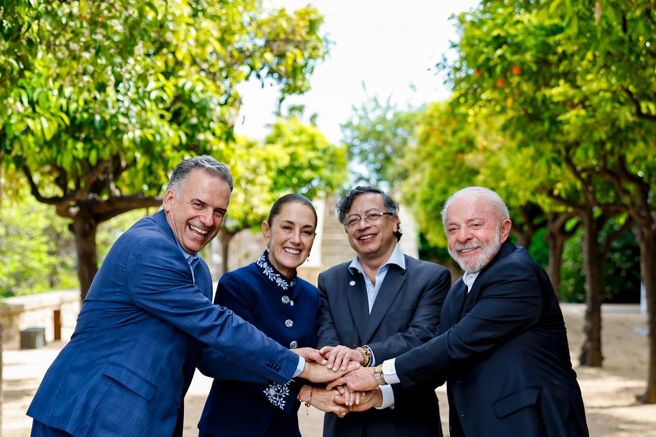 De izquierda a derecha, Yamandú Orsi, Claudia Sheinbaum, Gustavo Petro y Luiz Inácio Lula da Silva