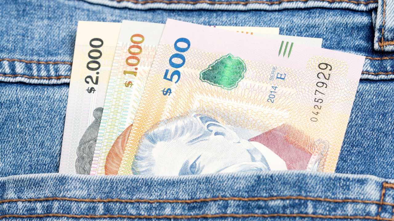 Uruguay supera en sueldo mínimo a Brasil y Argentina: cuánto gana cada trabajador en dólares