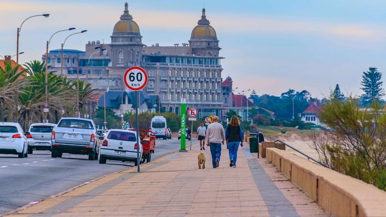 Barrios como Malvín, Punta Gorda y Carrasco combinan clases medias y altas