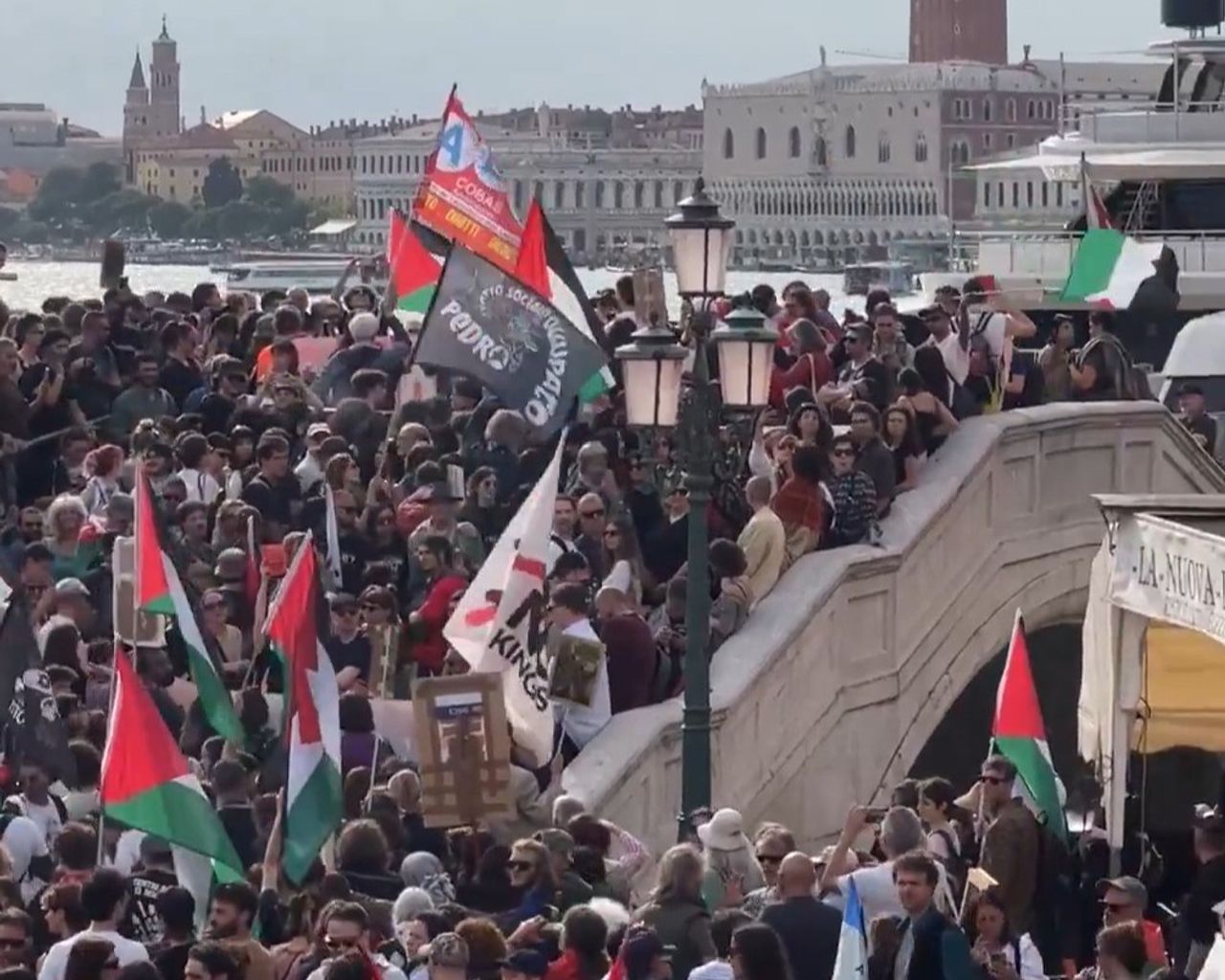 Protestas contra la presencia de Israel en la Bienal de Venecia
