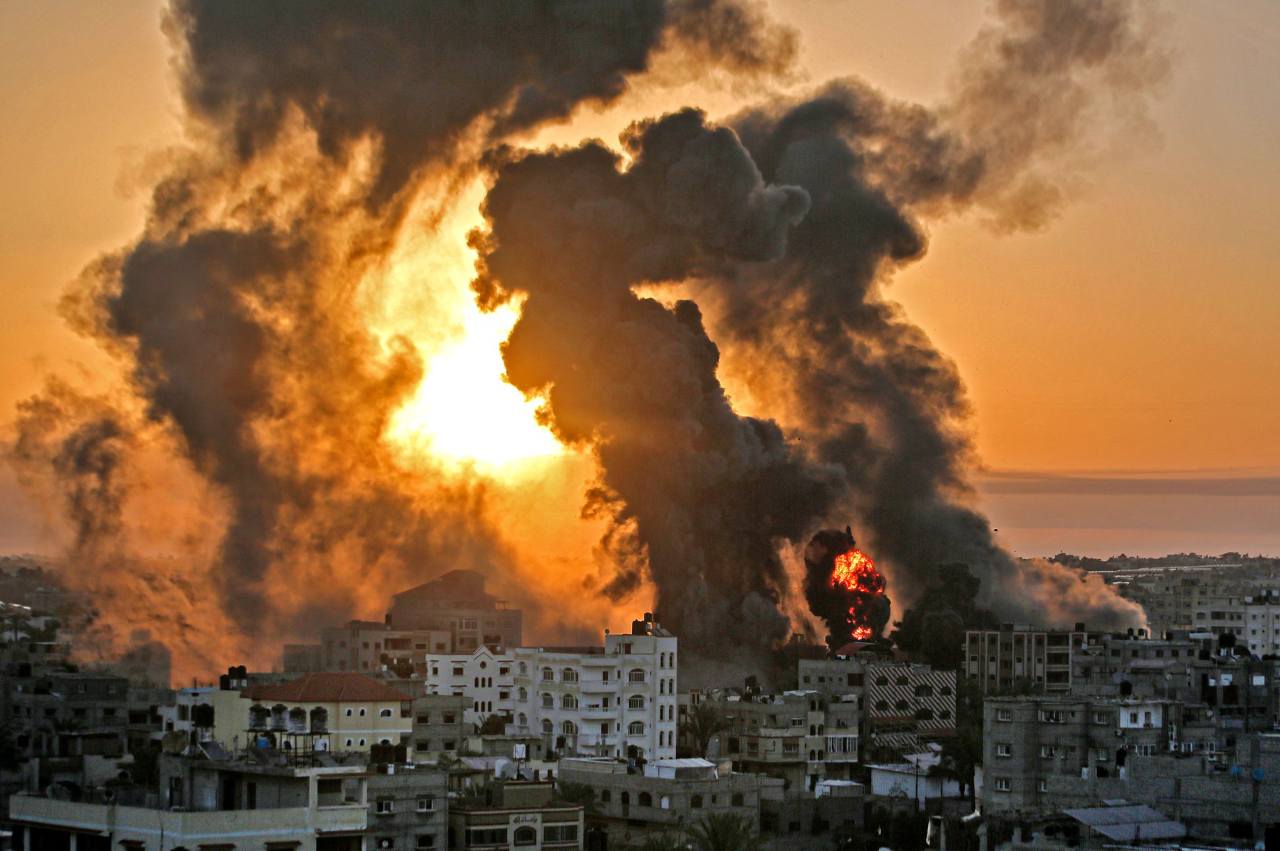 Los ataques aéreos israelíes en curso en Gaza han matado a 72,803 personas y herido a 172,855 desde octubre de 2023. Foto: Agencia de noticias palestina WAFA