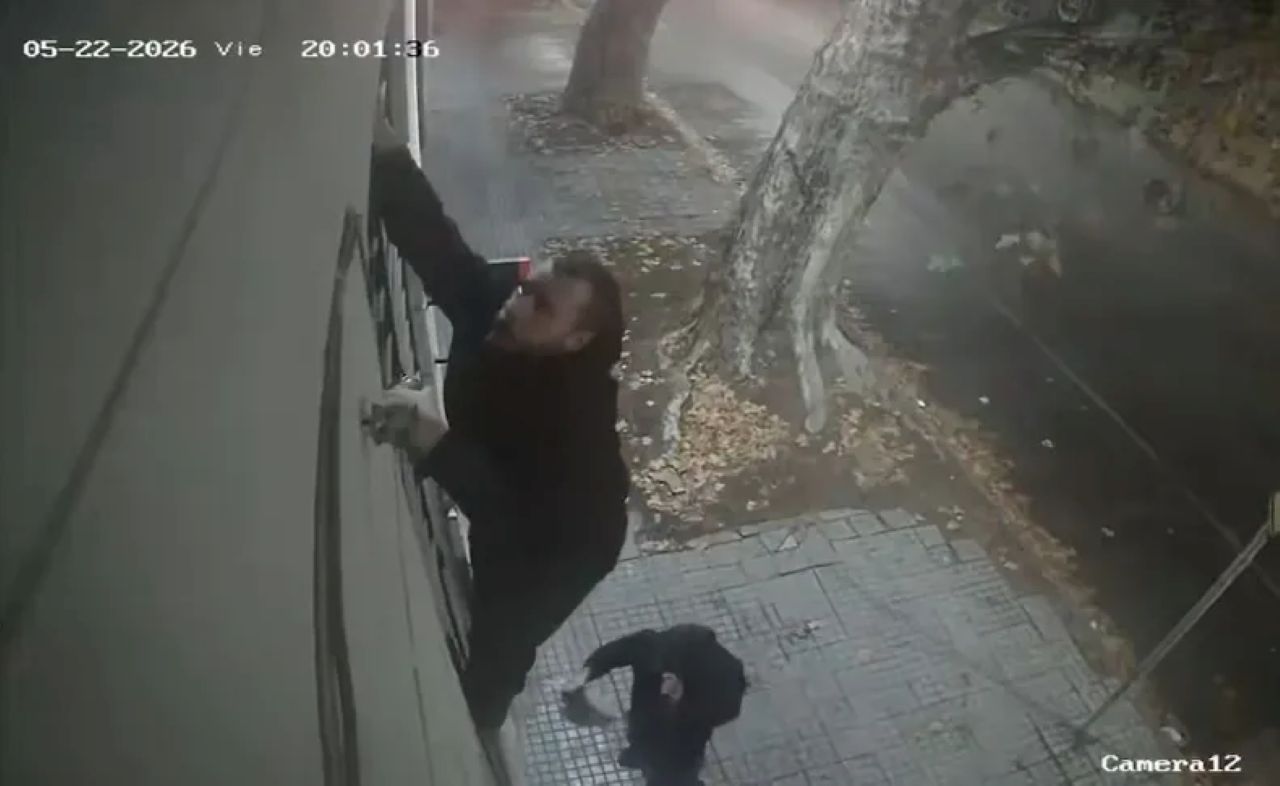 En esta cámara de seguridad quedó grabado Rusok en mayo pasado