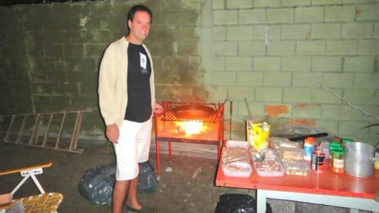Una foto de Manuel Adorni previo a ser funcionario público de Javier Milei