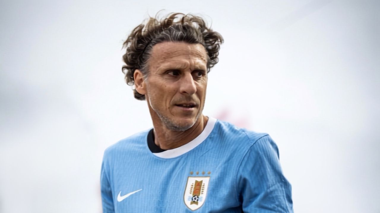 Diego Forlán será el nuevo director técnico de Uruguay