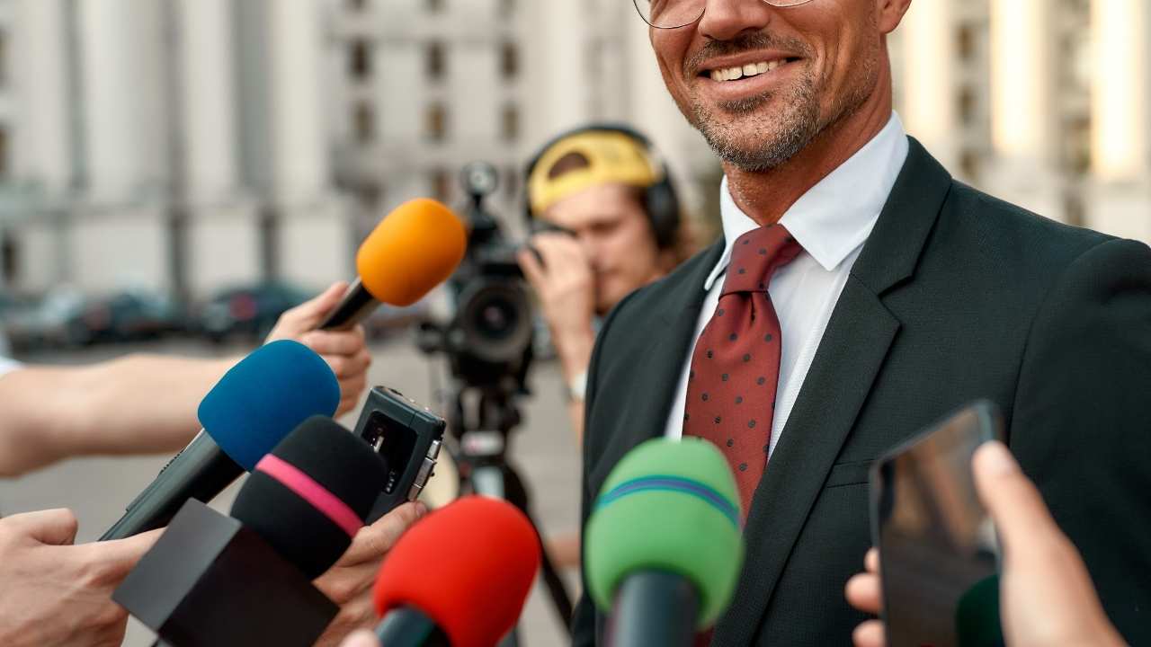 Tres familias, un siglo de poder: así se reparten la televisión y la prensa en Uruguay