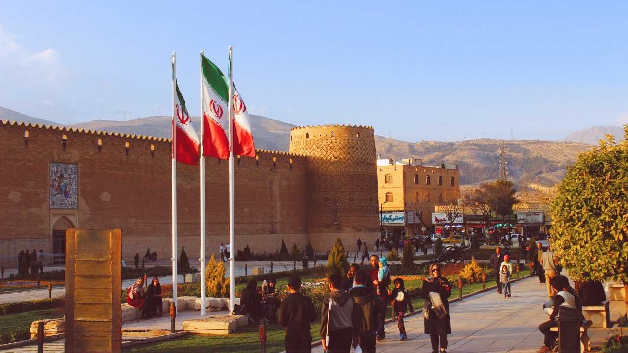 La Ciudadela de Karim Khan (Arg-e Karim Khān) es una gran fortaleza histórica del siglo XVIII ubicada en Shiraz