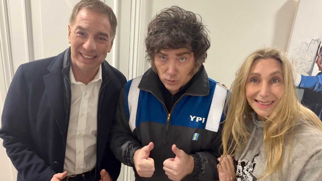 Javier Milei con su hermana Karina y Diego Santili, su jefe de Gabinete