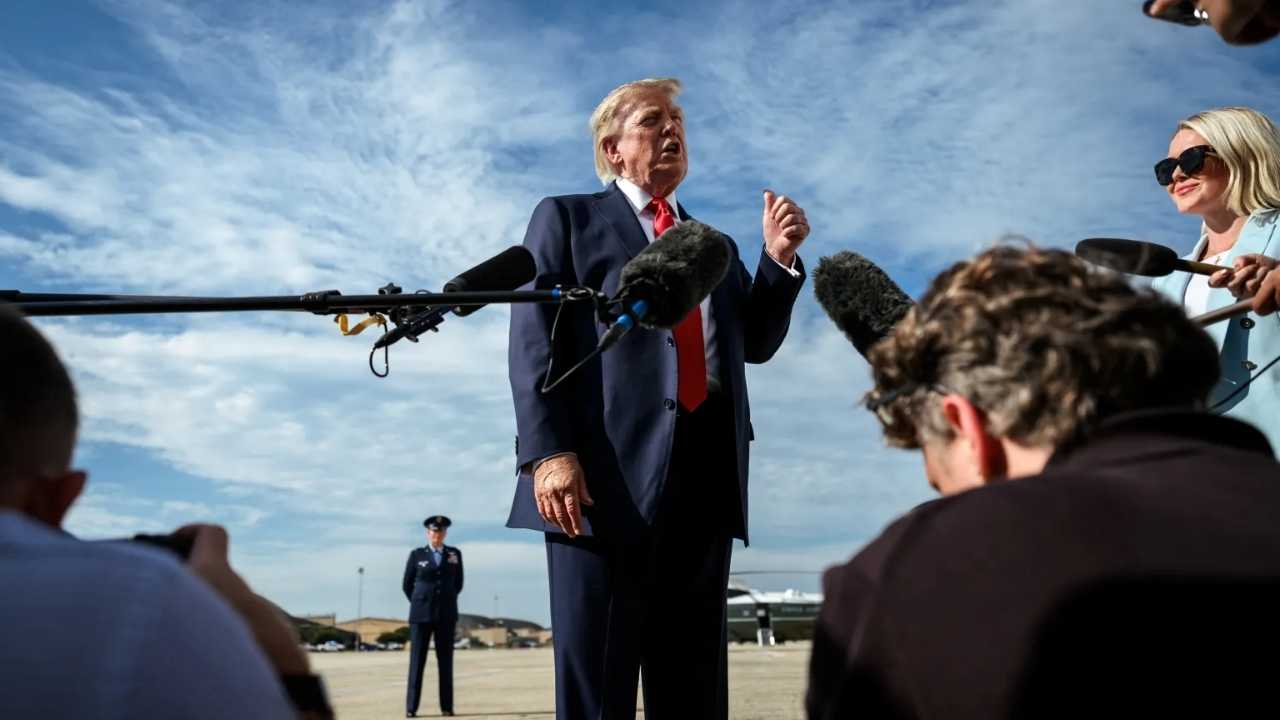El arco periodístico estadounidense boicotea a Trump por su censura a medios