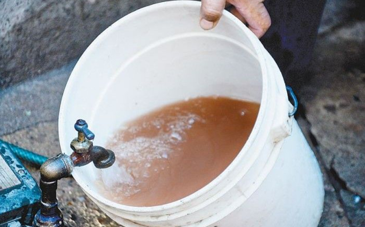 Agua contaminada. imagen de agua.org