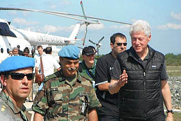 Bill Clinton en base Haití Presidencia