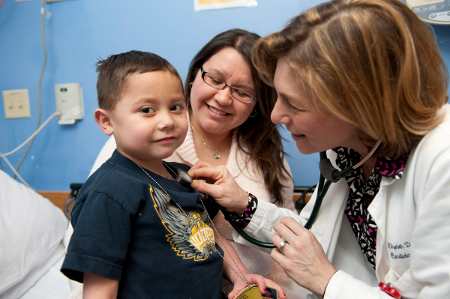 Medica y niño Childrenshospital.org