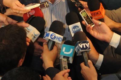 fregar Nombrar molestarse El Presidente reiteró la idea de no 'tocar' las líneas editoriales de los  medios", tituló el portal del gobierno - Noticias Uruguay, LARED21 Diario  Digital