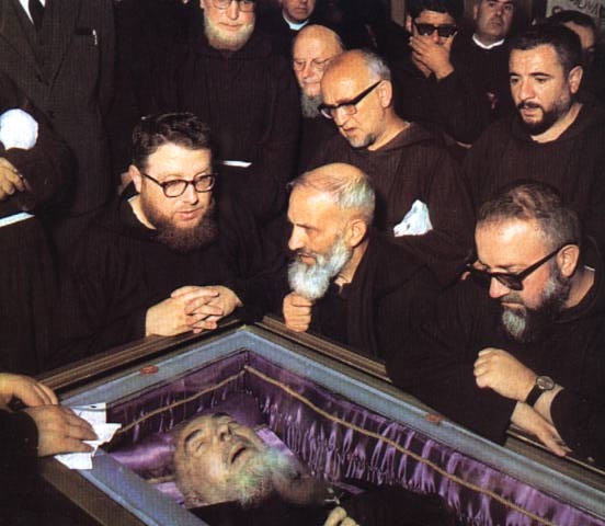 El cuerpo del popular italiano Padre Pío será exhibido en forma permanente  - Noticias Uruguay, LARED21 Diario Digital