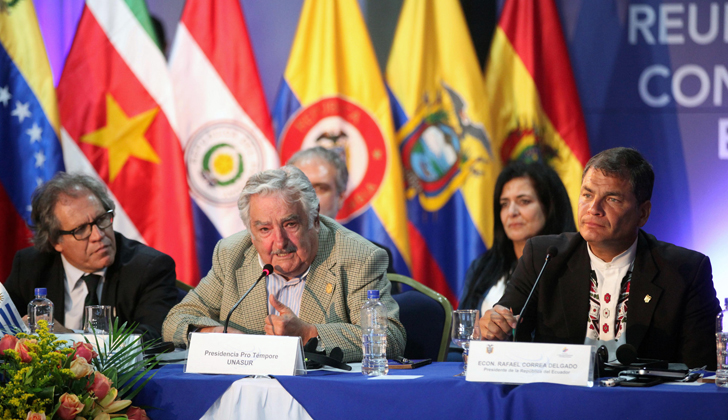 En diciembre de 2014 Mujica recibió de su homólogo ecuatoriano Rafael Correa la Presidencia Pro Tempore de UNASUR. / Foto: Foto: Miguel Ángel Romero - Presidencial del Ecuador.
