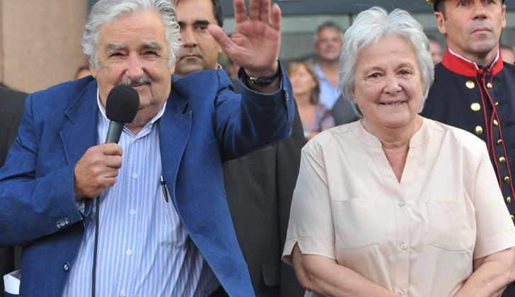 Pepe Mujica junto a su inseparable Primera Dama, Lucía Topolanski. / Foto: Miguel Rojo - AFP
